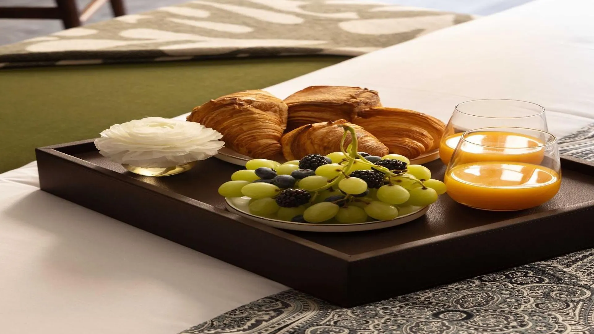 Palais Bourbon Hotel - Room 13- 2P - Invalides Paris France